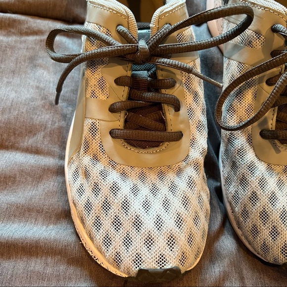 Puma Women’s Sneakers Gray Size 6.5 Tennis Shoes Athletic Running Casual - Picture 5 of 10